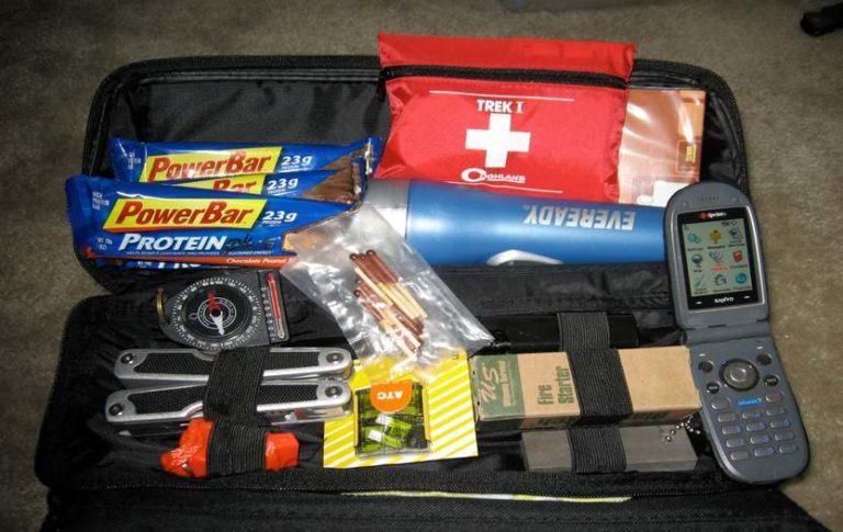 best emergency car survival kit