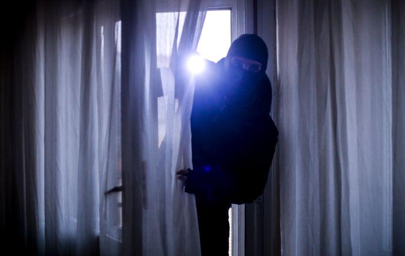 How To Act In A Home Invasion? [Full Guide]